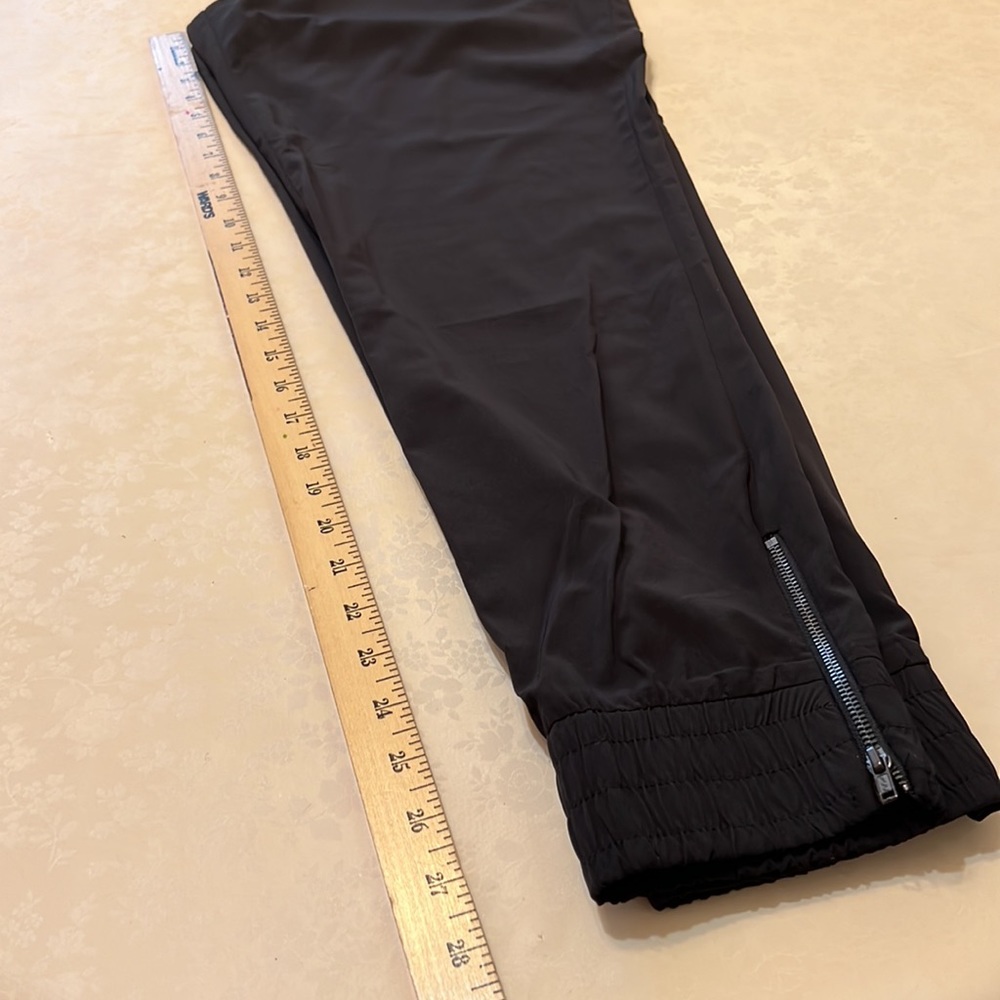 Fabletics Black Pants. Size L - Picture 6 of 7